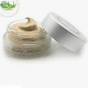 Lauren brooke Cream foundation